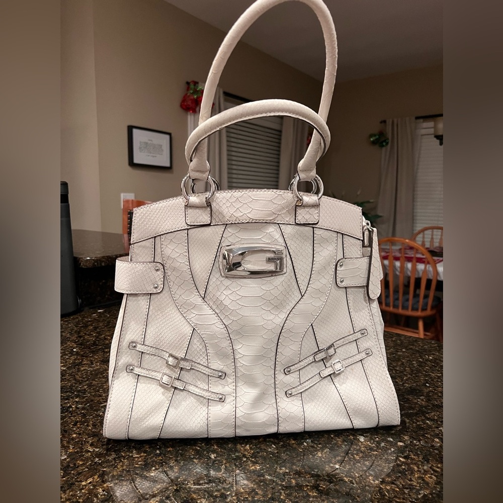 GUESS SATCHEL HANDBAG